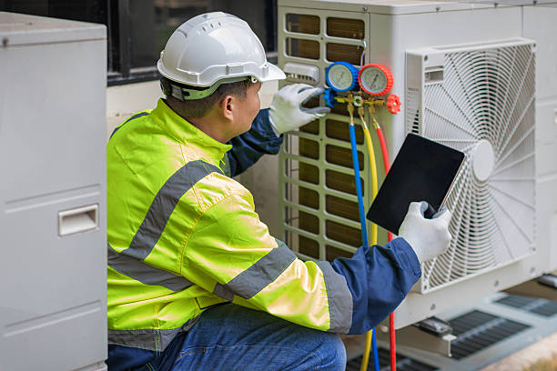 Professional Emergency Hvac Repair technician working in East Pembroke, NY